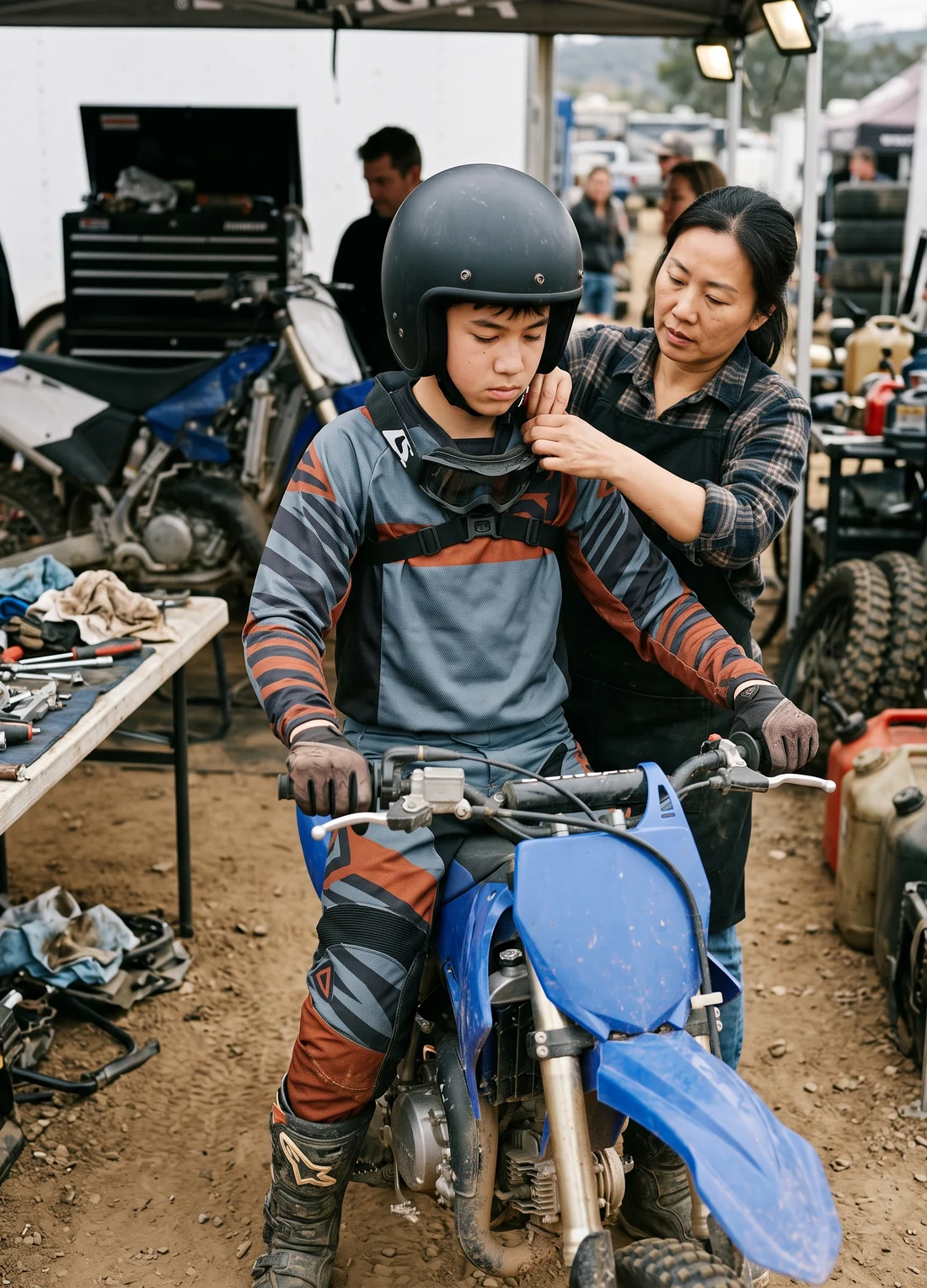 A youth rider in a family class, in kit cut on the youth block